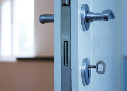 An image of a multipoint lock