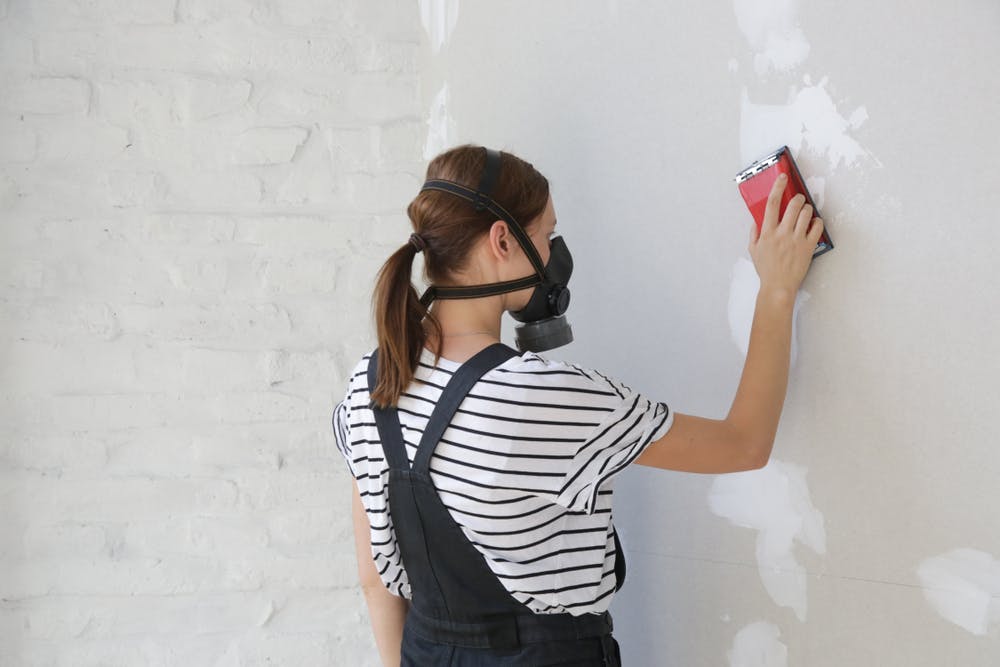 Sanding Wearing Respirator