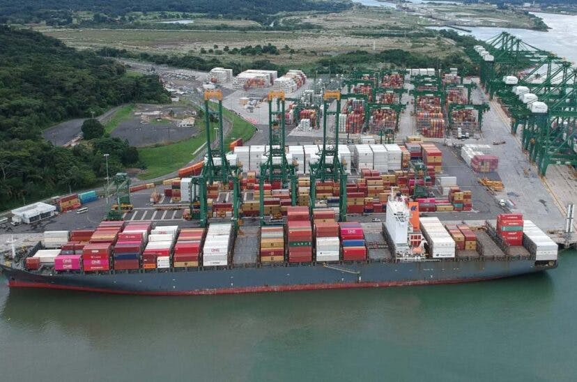 El impacto de los cambios en los niveles de agua del canal de Panamá en el comercio internacional