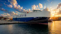El Callao recibe al car carrier más grande del mundo en un hito para la operación portuaria peruana