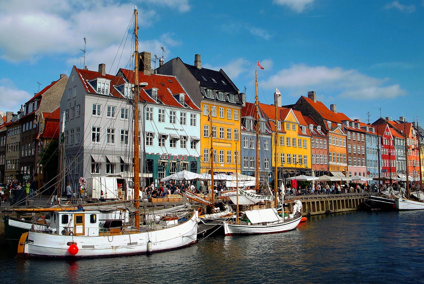 Bátar og litrík hús á Nyhavn í Kaupmannahöfn
