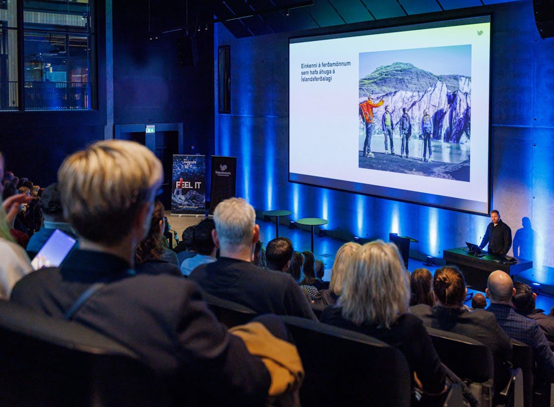 Daníel Oddsson, Head of Marketing Projects at Business Iceland presenting at the Tourism Marketing Discussion, at Tourism Week in Iceland