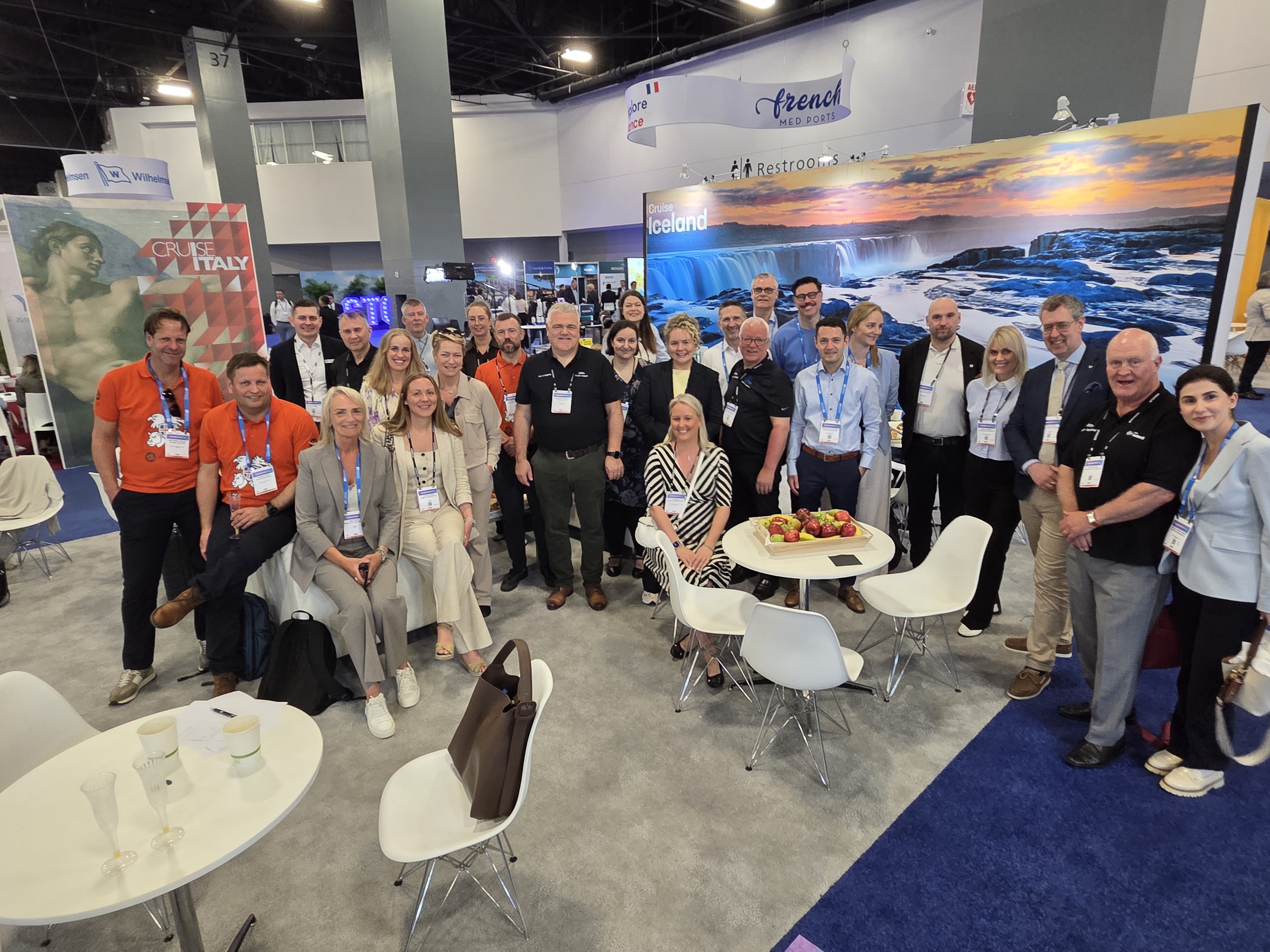 Bás Íslands og gestir á Seatrade Cruise global sýningunni í Miami í apríl 2026