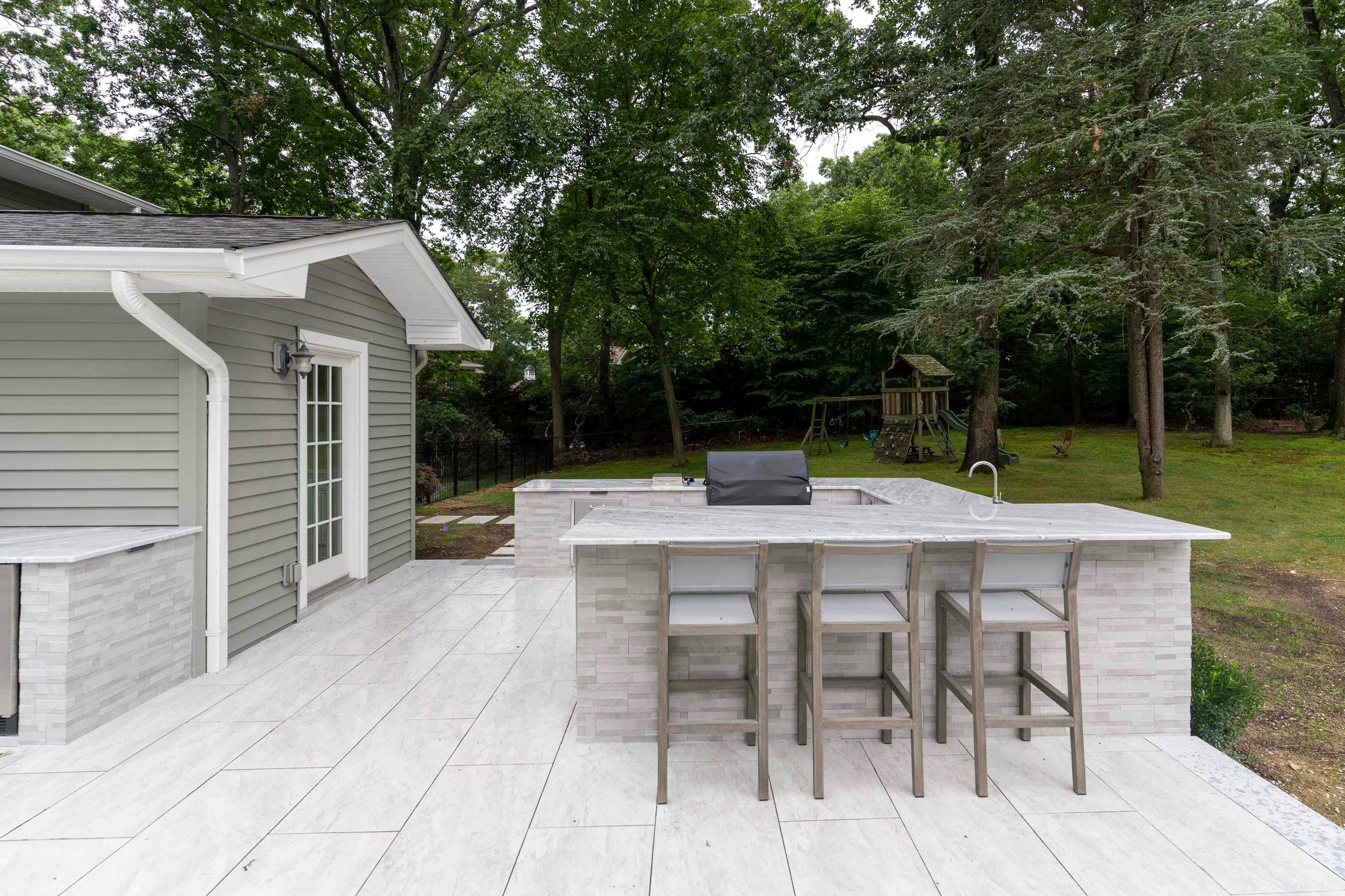 Gunite Pool and Outdoor Kitchen in Syosset, NY Italia Outdoor Living