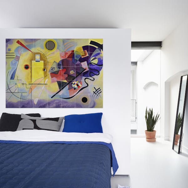 Abstracte wanddecoratie van Kandinsky - Yellow Red Blue - in een slaapkamer