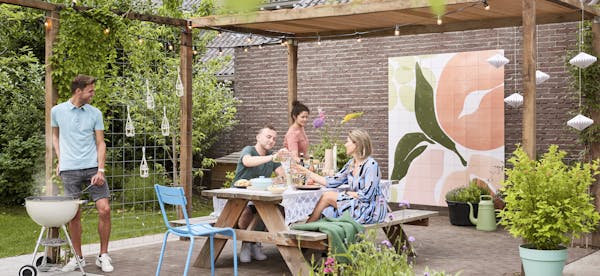 Eine Wanddekoration als Blickfang für deinen Garten, deinen Balkon oder deine Terrasse