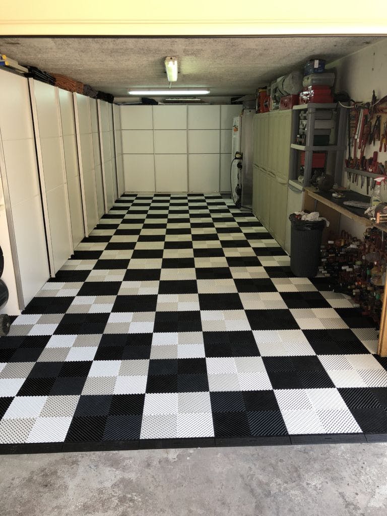 Rev tement de sol garage damier noir et blanc dans le sud Rev tement de sol garage damier noir et blanc dans le sud