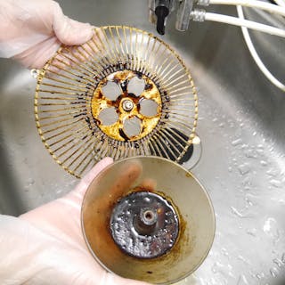 油煙囤積堵塞、滴油