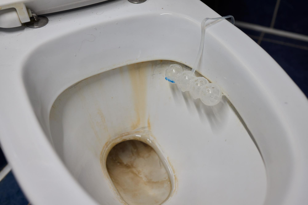 廁所尿垢、黃漬深度清理