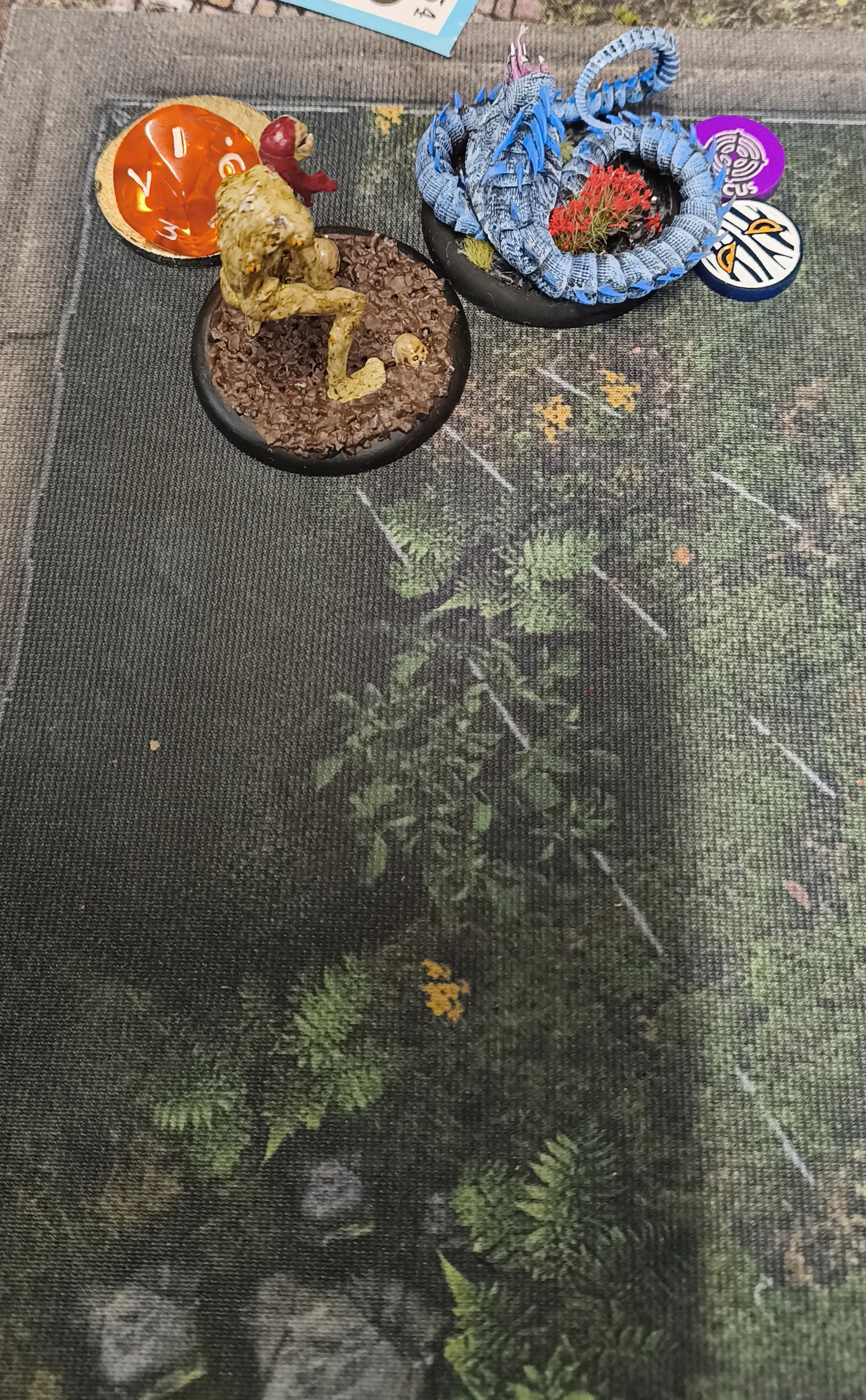 A White Eyes and Razorspine Rattler model.