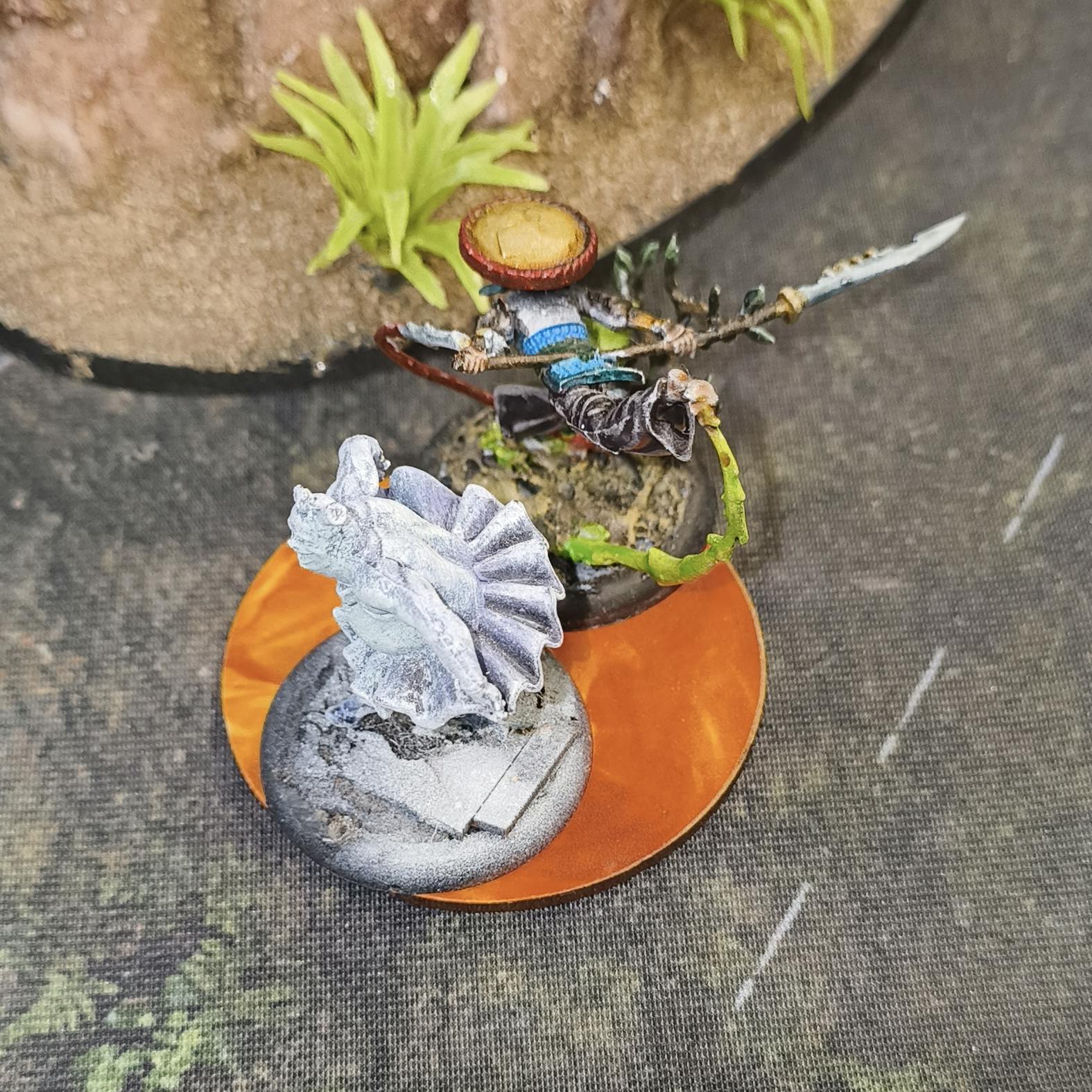 Manos and Bête Noire