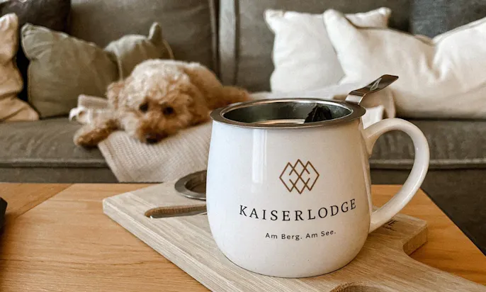 Kaffee, Patisserie Wilder Kaiser mit Pudel Java