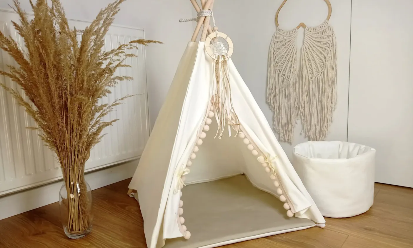 Hunde-Tipi mit Pompons