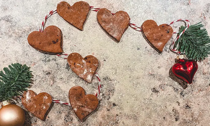 Hundekekse weihnachtlich dekoriert