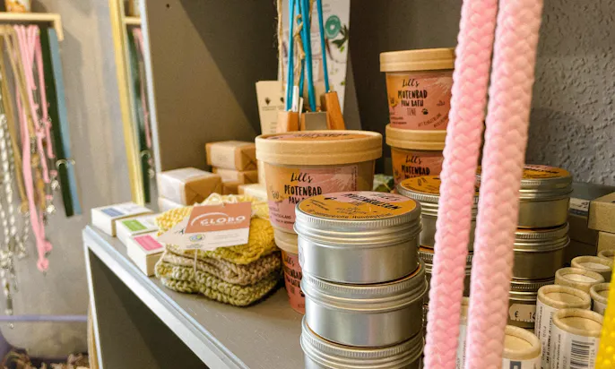 Lills Hundeprodukte bei Franz & Fiete ist als vegane Hundeboutique