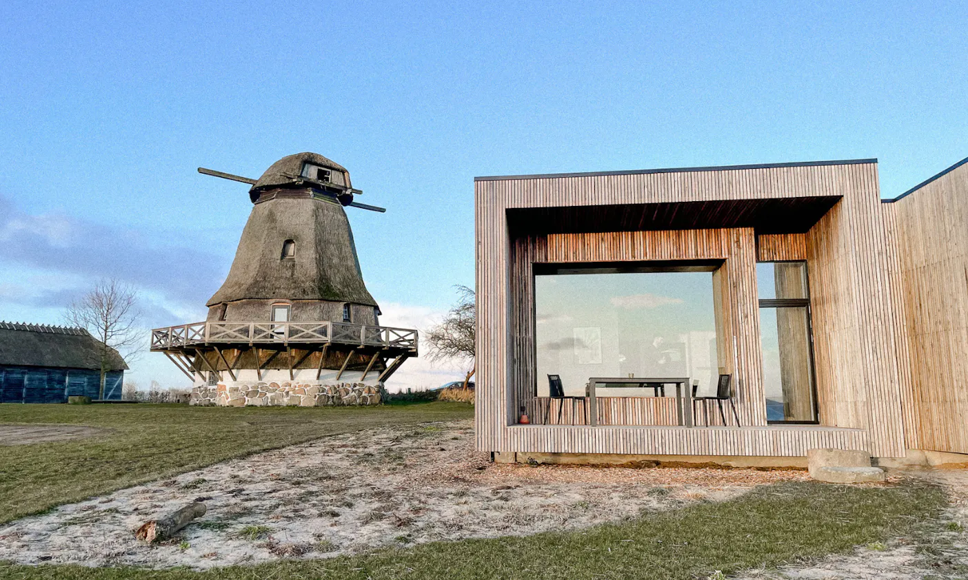 Panoramafenster im Tiny House Helneas Molle in Dänemark