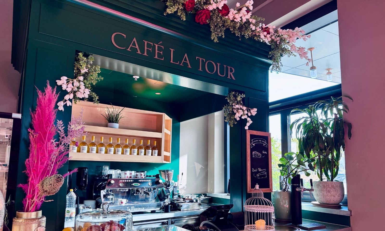 Café la Tour in der Lobby vom 25hours Hotel in Düsseldorf