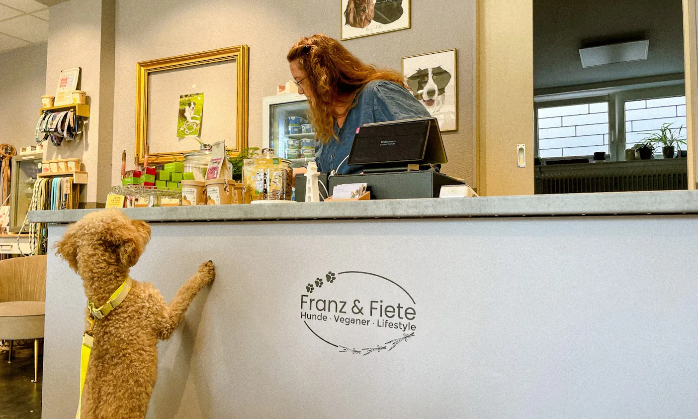 Java im Franz & Fiete, der veganen Hundeboutique in Steinhude