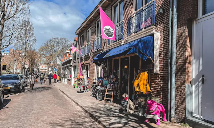 Do's in Zeeland mit Hund: Besuch in der Hundeboutique dogsmopolitan