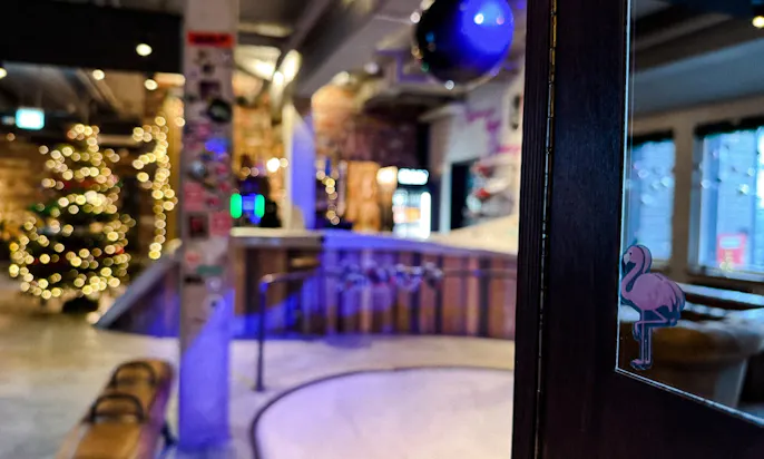 Lobby der Bretterbude in Büsum mit Weihnachtsbaum