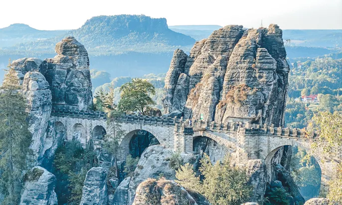 Bastei mit Hund in der Sächsischen Schweiz