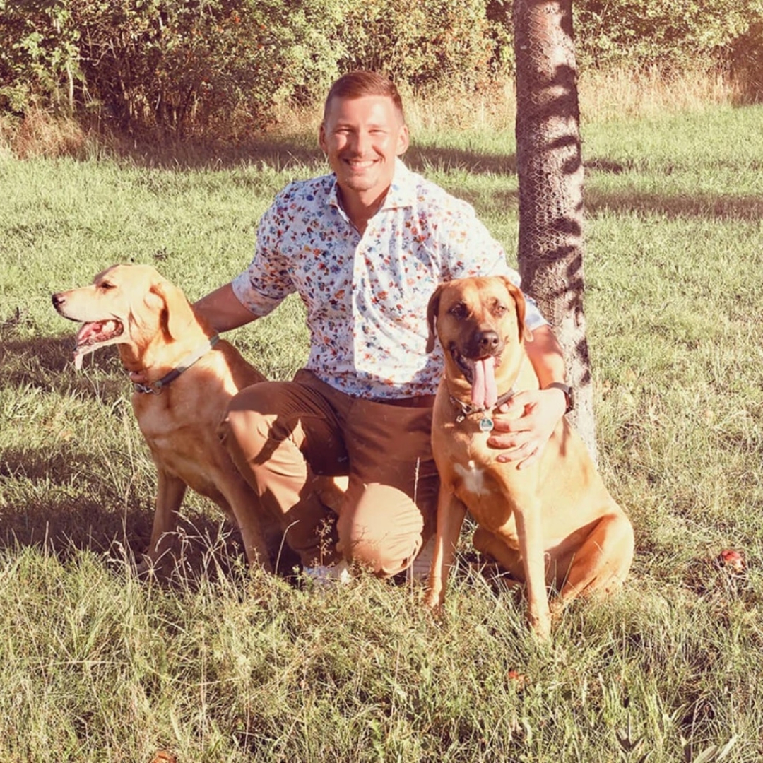 4 Köpfe, 8 Pfoten, 1 Vision: Die Hundewelt soll mit PetCrew nachhaltiger werden