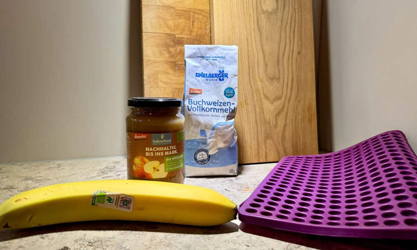 Vegane Trainingsleckerlis aus der Backmatte: Apfel Bananen Drops