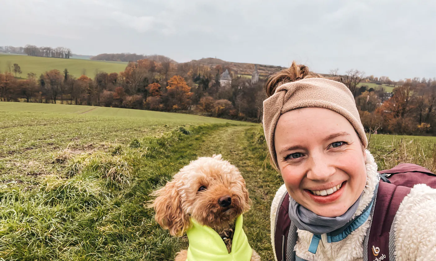 Pudel mit Goldhund Fleecemantel