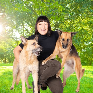 Hundehaltung muss nachhaltiger werden: Buchautorin Kinga Rybinska von Grüner Hund im Interview