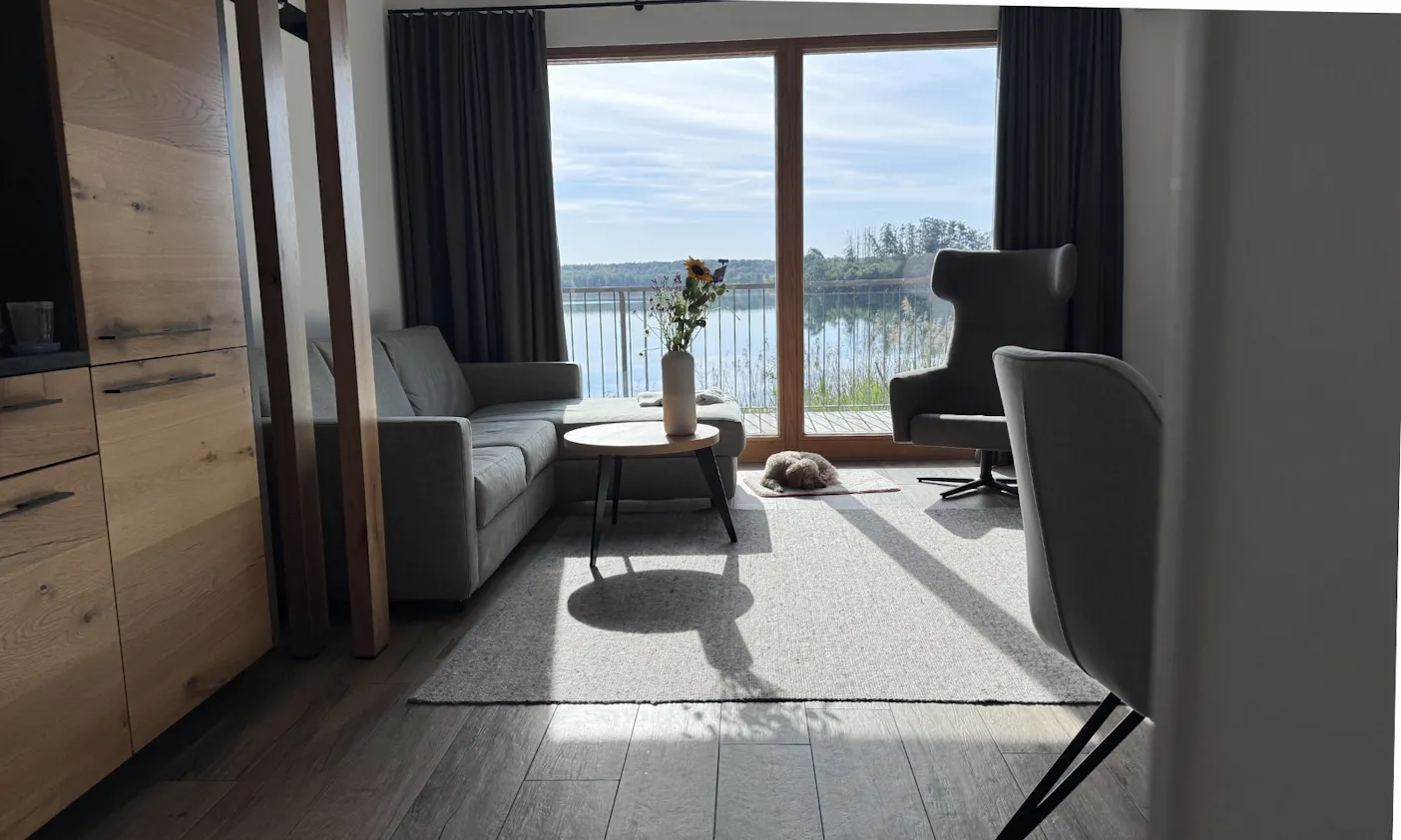 Strandchalet mit Hund