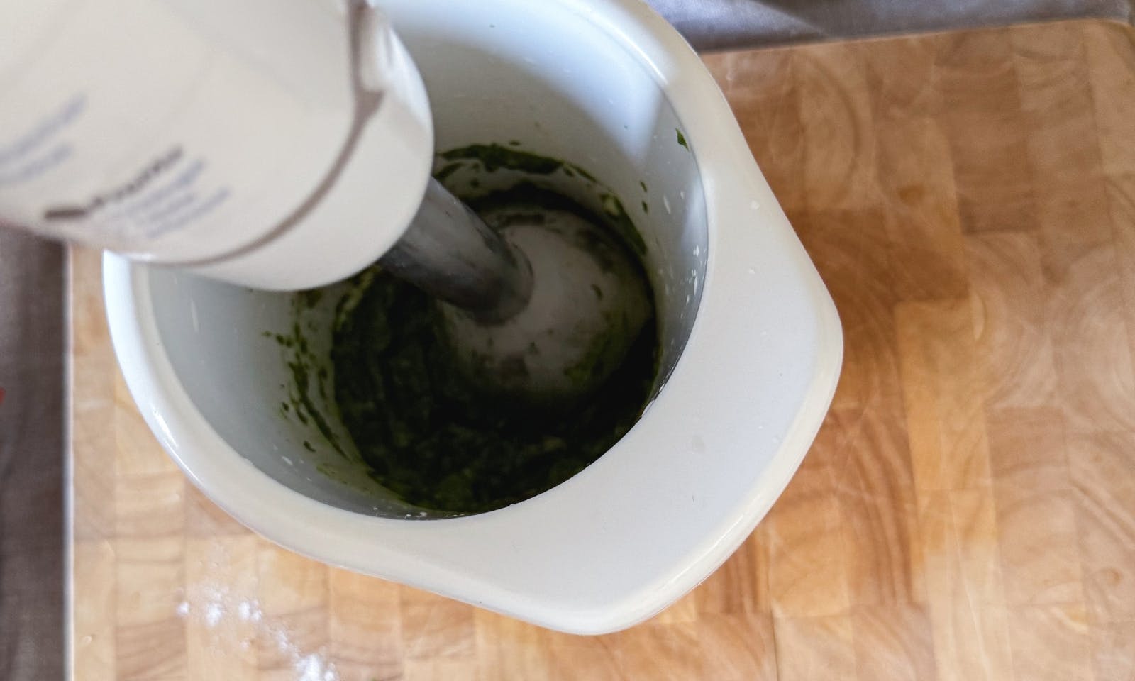 frischer Spinat werden für Leckerlis püriert