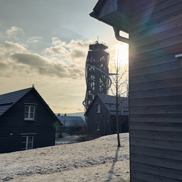 Aussicht vom Ferienhaus im Harz mit Blick auf den Brocken und direkte Wanderwege vor der Tür