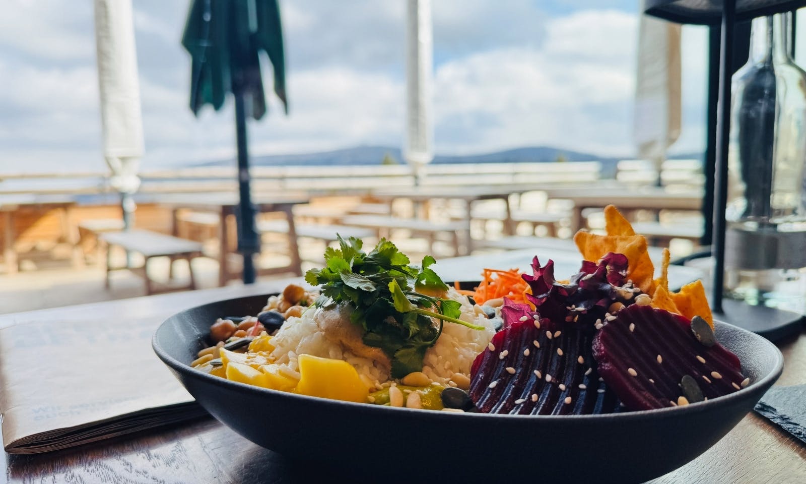 Bowl im Wienerwald-Restaurant, gesunde Auswahl