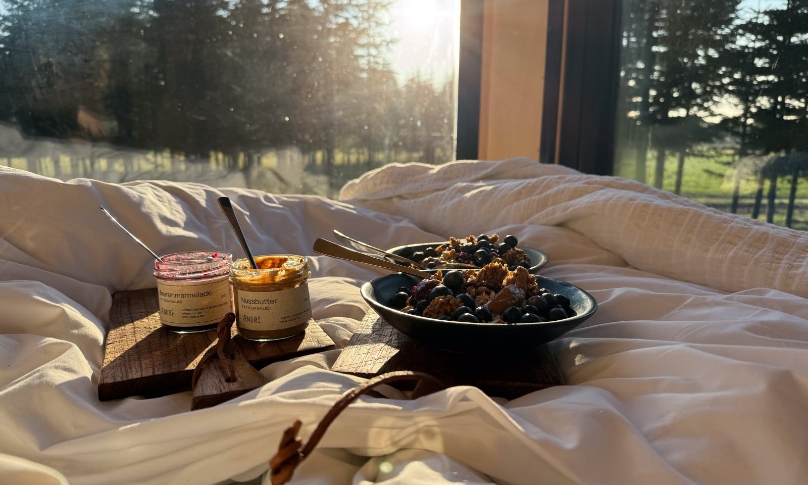 Frühstück in der Natur – unser veganes Genuss-Paket von ÆNDRÈ