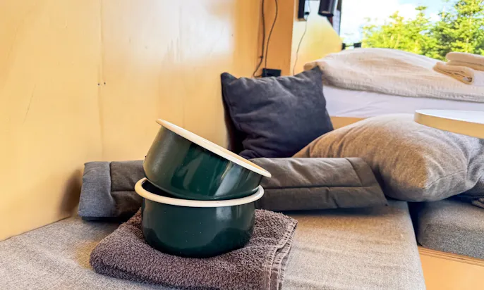 Hundeausstattung im Tiny House von Raus