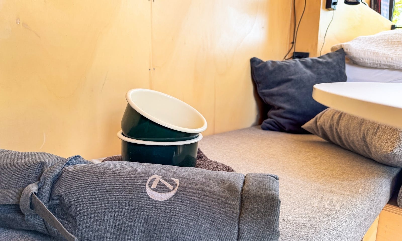 Hundeausstattung im Tiny House von Raus