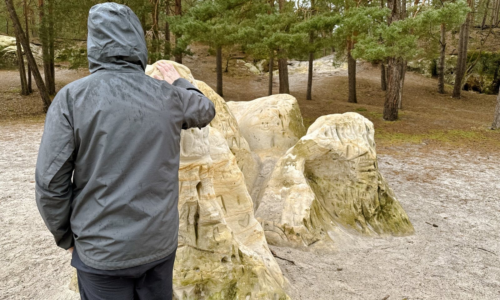 Sandsteinhöhlen: Ein überdimensionierter Sandkasten im Herzen des Harzes
