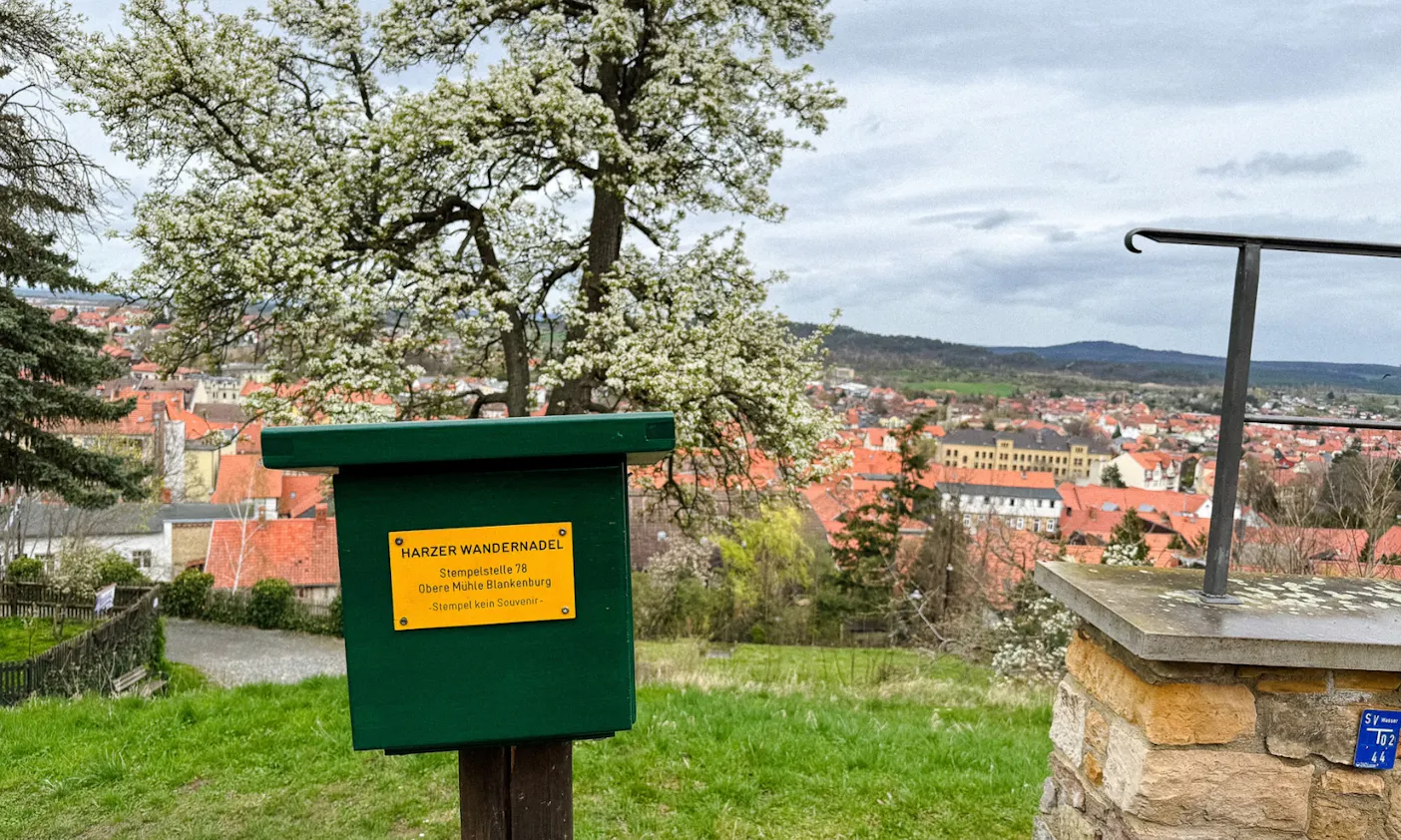Harzer Wandernadel in den Barockgärten Blankenburgs