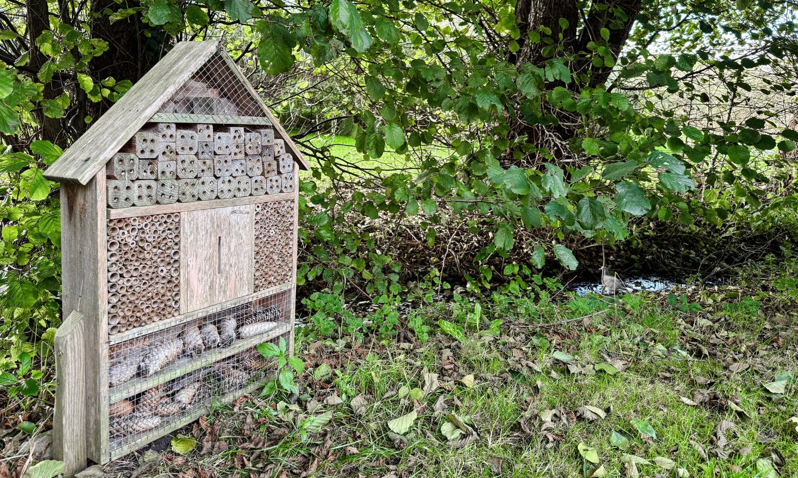 Insektenhotel vom Okelmann's Hotel in Warpe