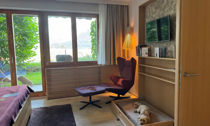Der Lesebereich des Schlafzimmers der WOW Suite des Hotels die Wasnerin