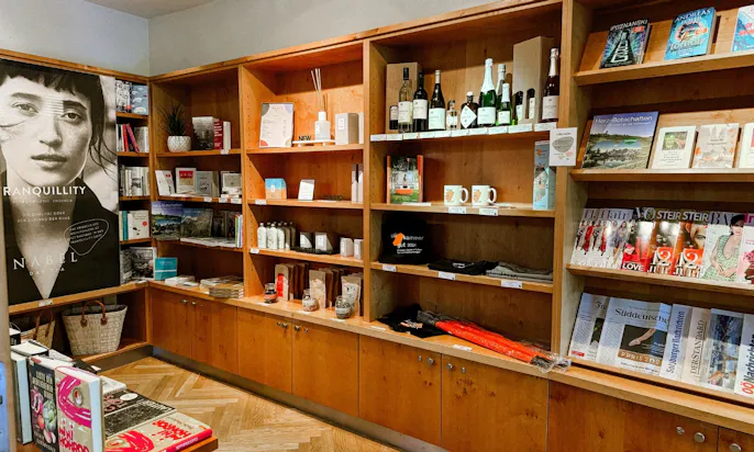Souvenir Shop im Hotel die Wasnerin
