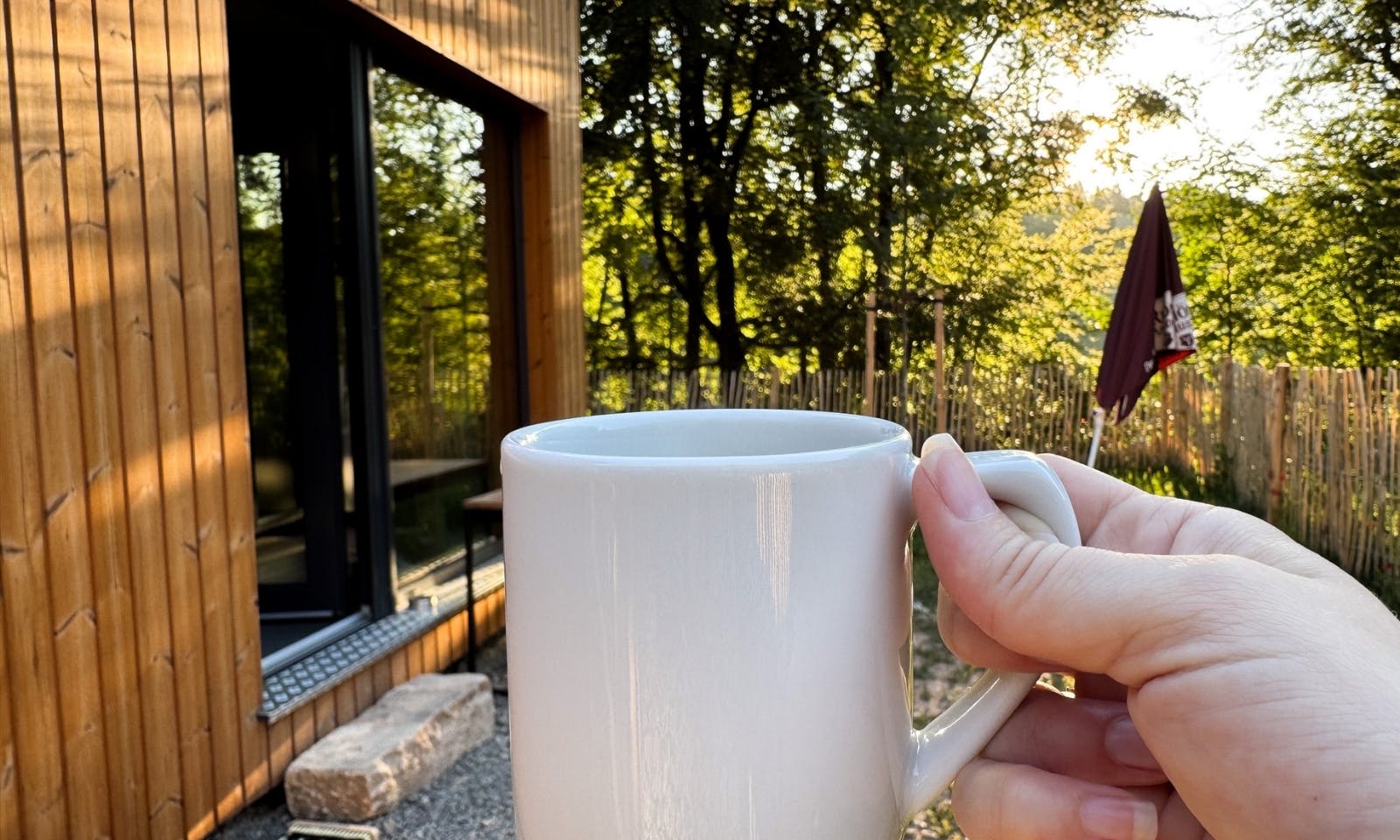 Eine Tasse mit Kaffee