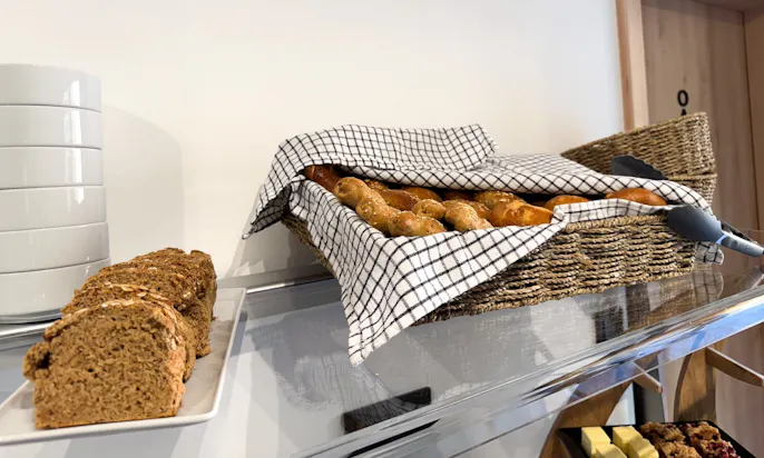 Brot und Brötchen am Frühstücksbuffet im DOGGIA
