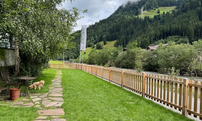 Hundeauslauf des Hotels Bergzeit in Österreich