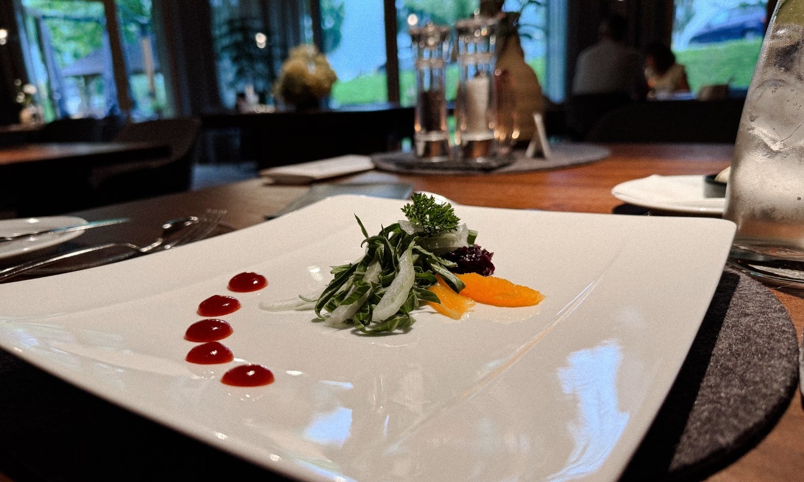 Vorspeise im Restaurant des Bergzeit Hotels in Österreich