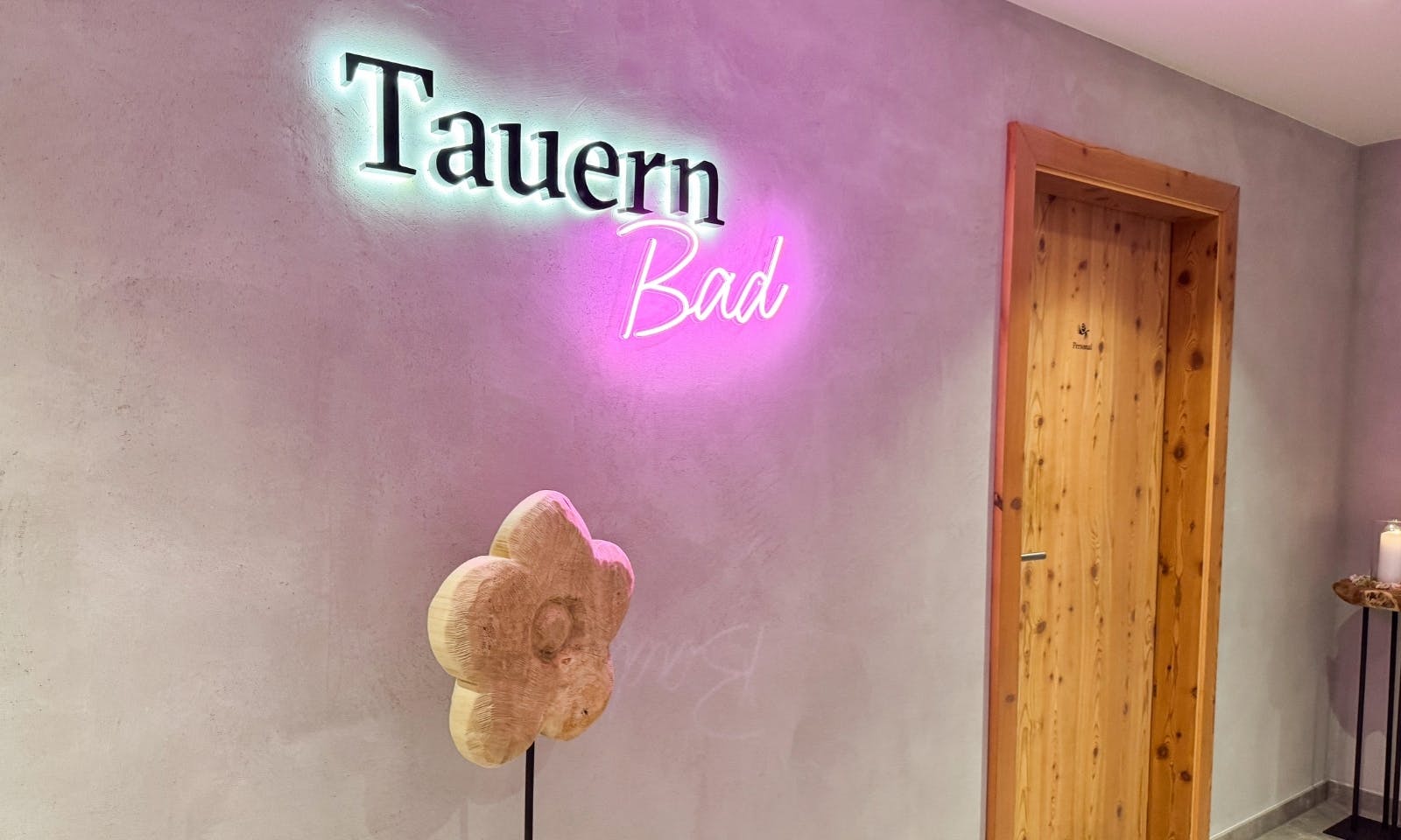 Eingang zum Spa-Bereich des Hotels Tauernhof