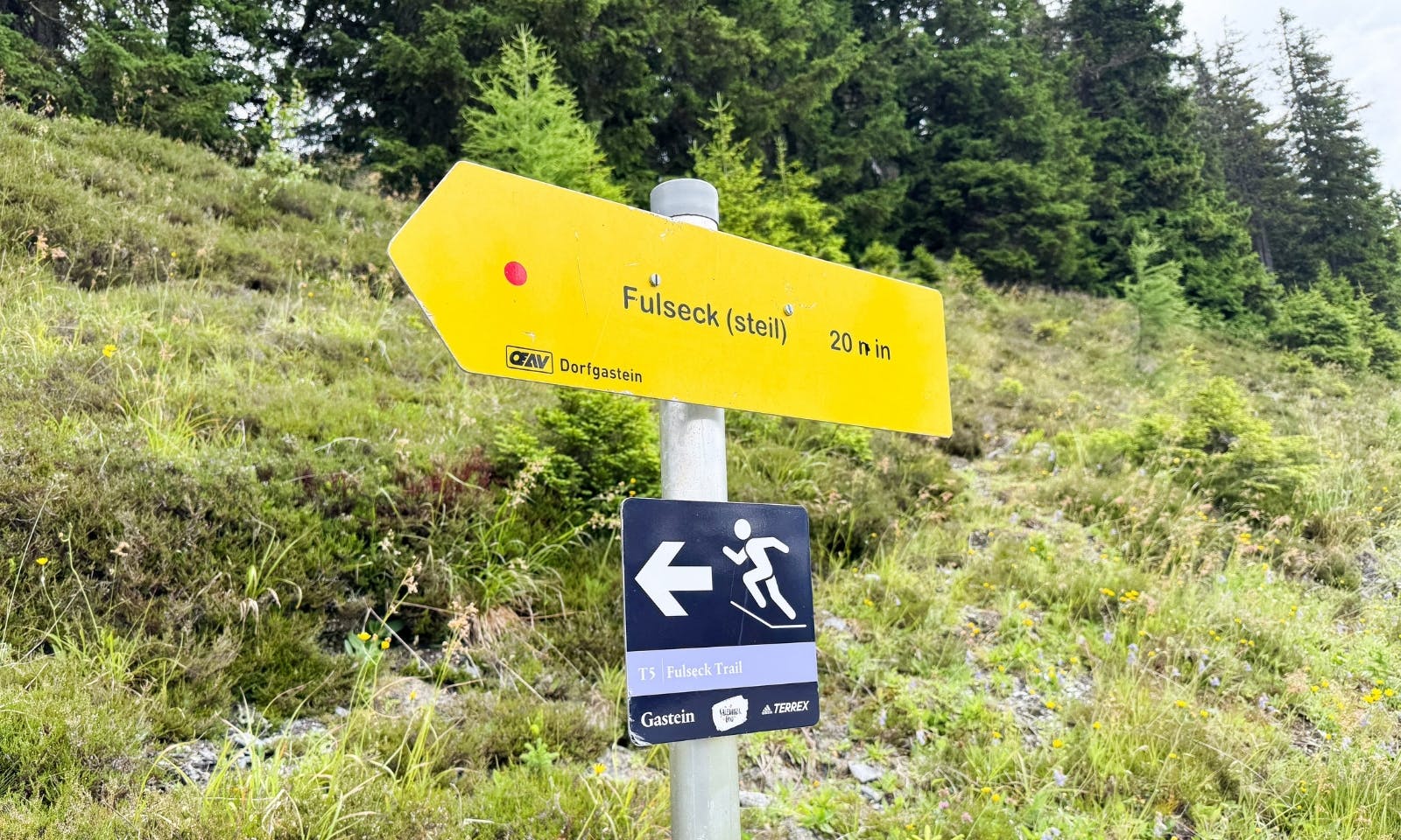 Ein Schild, das die Richtung nach Fulseck zeigt