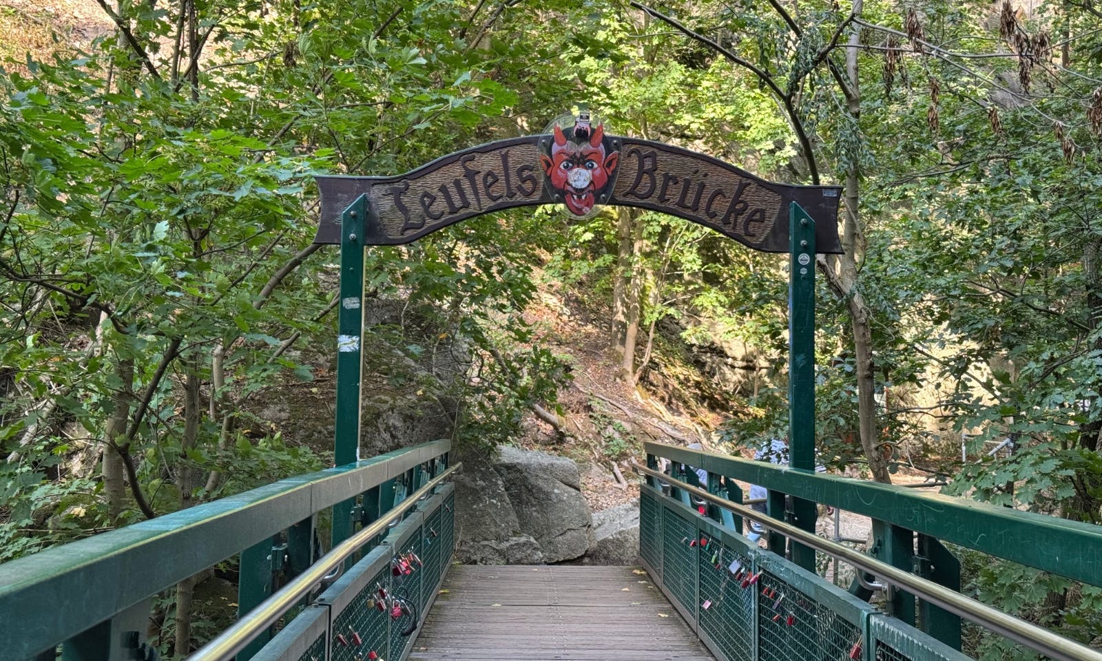 Eingang zur Teufelsbrücke
