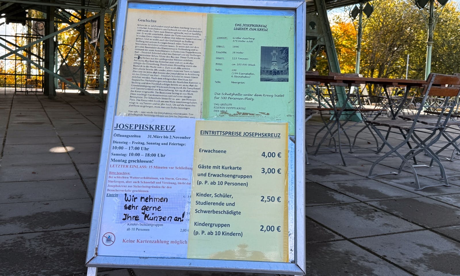 Informationsschild über das Josephskreuz