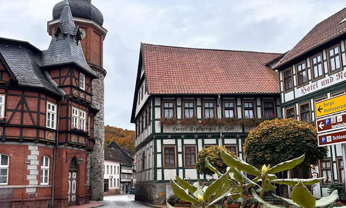 Fachwerkhäuser in der Innenstadt von Stolberg im Harz